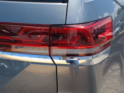 Used 2024 Volkswagen Atlas SE FWD image 9