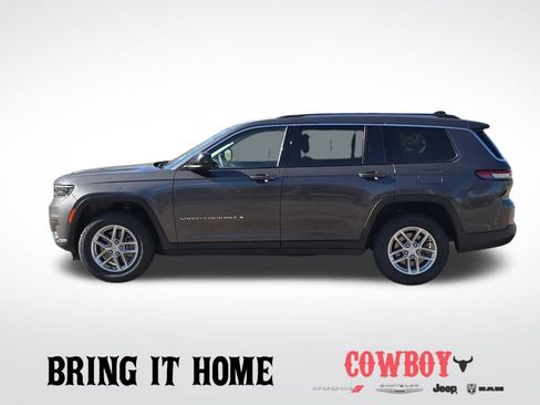 Used 2023 Jeep Grand Cherokee L Laredo image 3