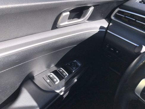 Used 2023 Kia K5 GT-Line image 11