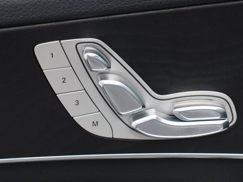 Used 2017 Mercedes-Benz C 300 Sedan image 11