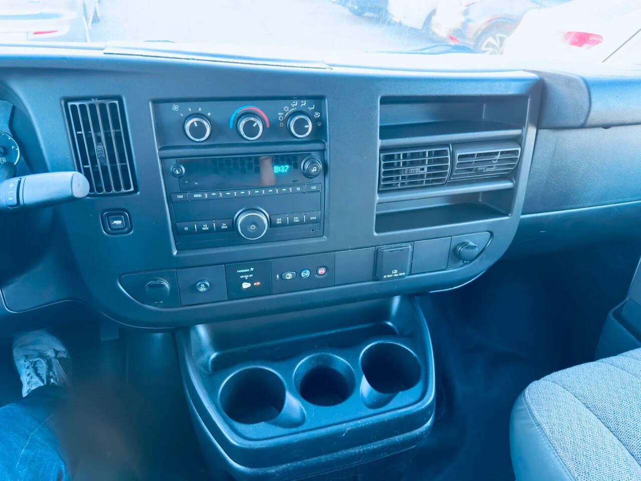 Used 2018 Chevrolet Express 2500 w/ Driver Convenience Package RWD image 17
