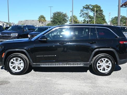 Used 2023 Jeep Grand Cherokee Limited image 2