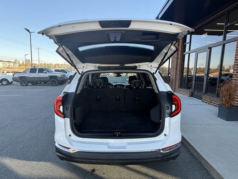 Used 2019 GMC Terrain SLT image 12