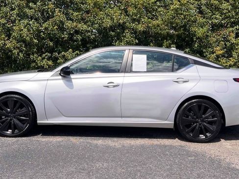 Used 2021 Nissan Altima 2.5 SR FWD image 4