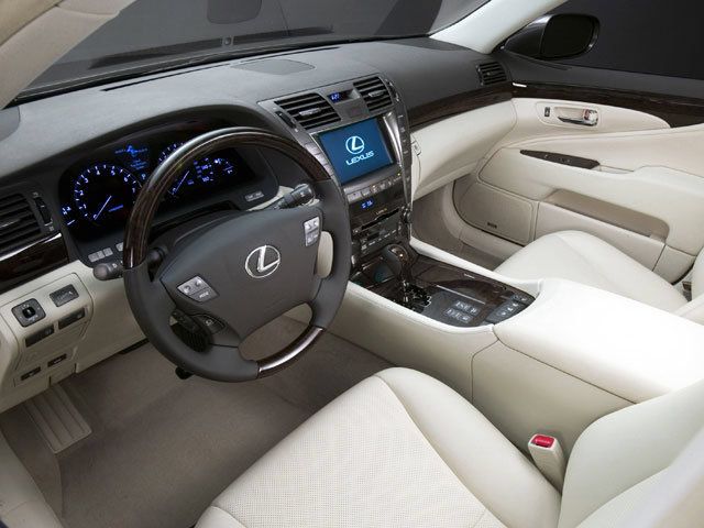 Used 2008 Lexus LS 460 w/ Comfort Pkg RWD image 4