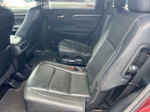 Used 2014 Toyota Highlander Limited AWD/4WD image 23