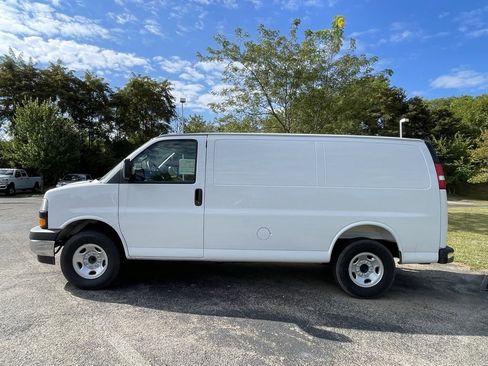 New 2025 Chevrolet Express 3500 w/ Driver Convenience Package image 6