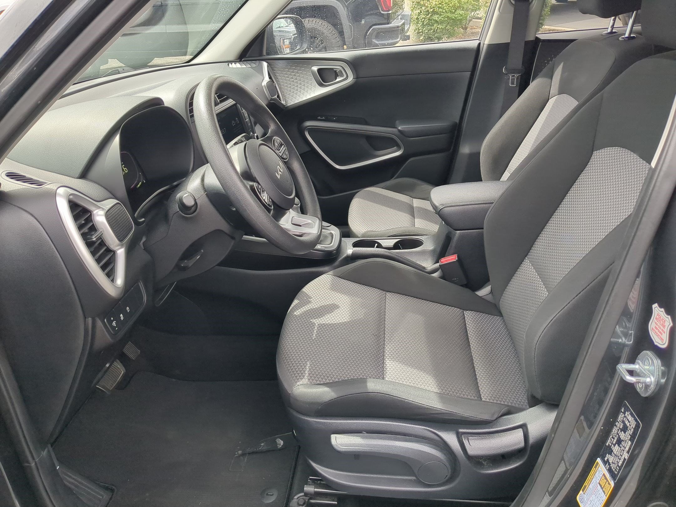 Used 2023 Kia Soul LX w/ Option Group 015 FWD image 17