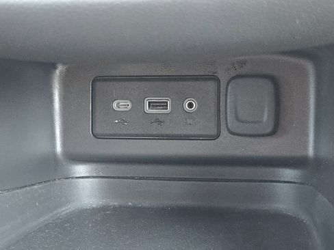 Used 2023 Chevrolet Equinox RS FWD image 10
