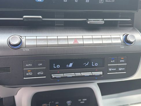 Used 2024 Hyundai Kona SEL FWD image 28