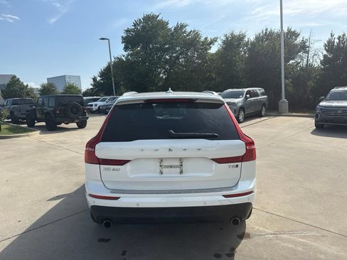 Used 2021 Volvo XC60 T5 Momentum w/ Premium Package AWD/4WD image 6