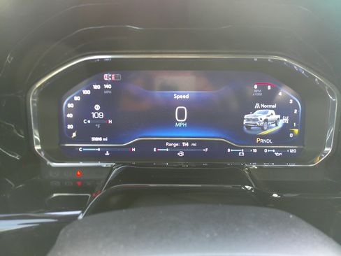 Used 2024 Chevrolet Silverado 2500 LT w/ Convenience Package image 21