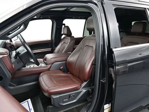 Certified 2023 Ford Expedition Limited image 11