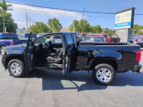 Used 2022 Chevrolet Colorado LT w/ Fleet Safety Package RWD image 19