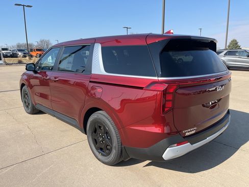 New 2026 Kia Carnival image 3