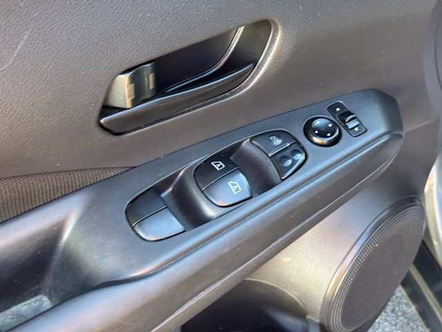 Used 2021 Nissan Kicks S FWD image 27
