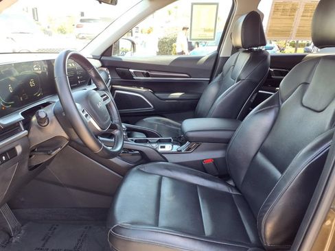 Certified 2023 Kia Telluride S w/ S Sunroof Package AWD/4WD image 6