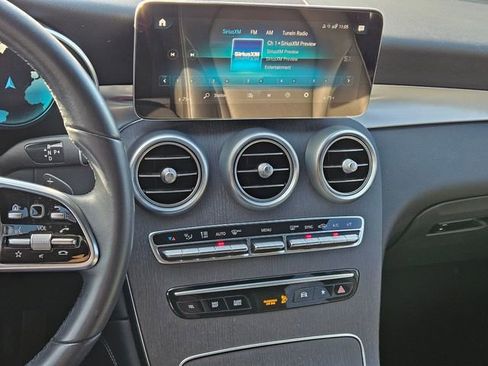 Used 2020 Mercedes-Benz GLC 300 4MATIC image 11