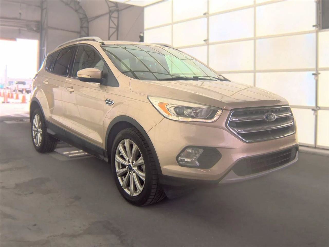 Used 2017 Ford Escape Titanium FWD image 4