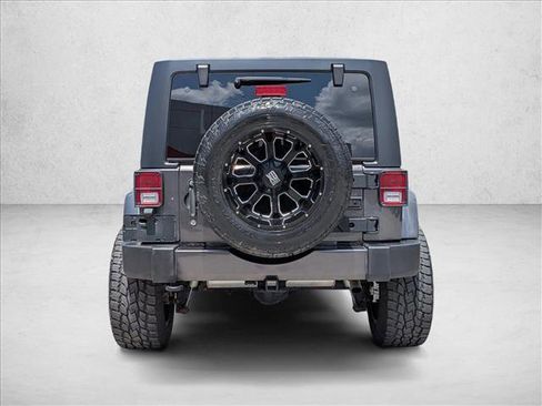Used 2017 Jeep Wrangler Unlimited Sahara w/ Connectivity Group AWD/4WD image 7
