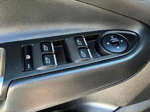 Used 2017 Ford C-MAX SE image 34