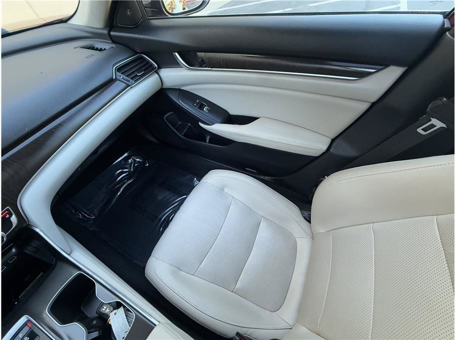 Used 2021 Honda Accord EX-L image 12