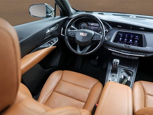 Used 2019 Cadillac XT4 Premium Luxury w/ Enhanced Visibility Package image 28