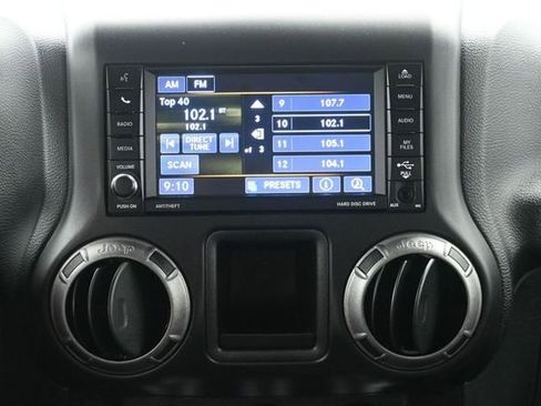 Used 2018 Jeep Wrangler Unlimited Sport w/ Connectivity Group AWD/4WD image 21