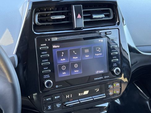 Used 2022 Toyota Prius Prime LE image 18