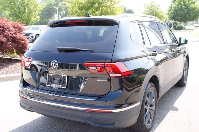 Used 2023 Volkswagen Tiguan SE AWD/4WD image 5