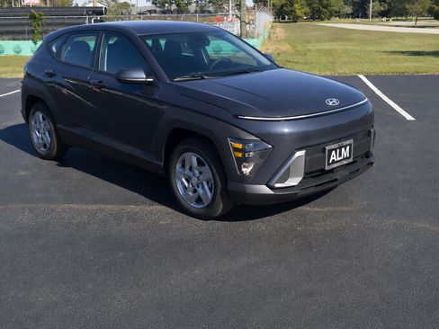 New 2027 Hyundai Kona SE FWD image 4