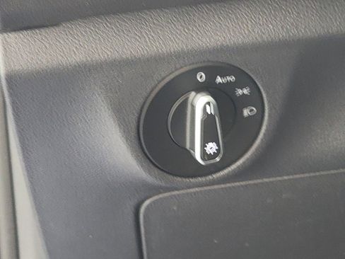 Used 2024 Volkswagen Jetta SE image 17