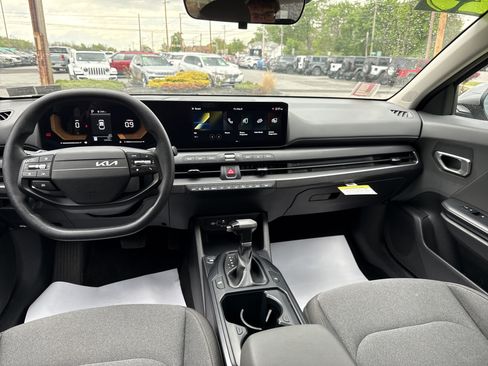 Used 2025 Kia K4 FWD image 14