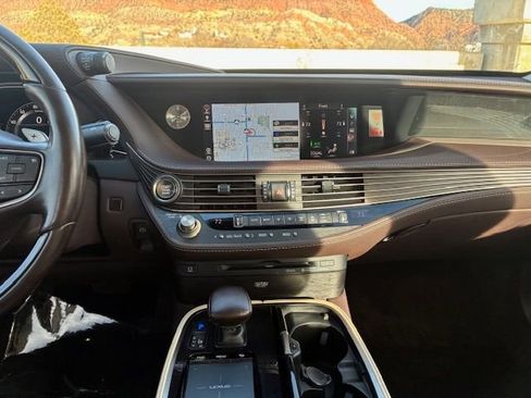 Used 2018 Lexus LS 500 w/ Interior Upgrade Package image 14