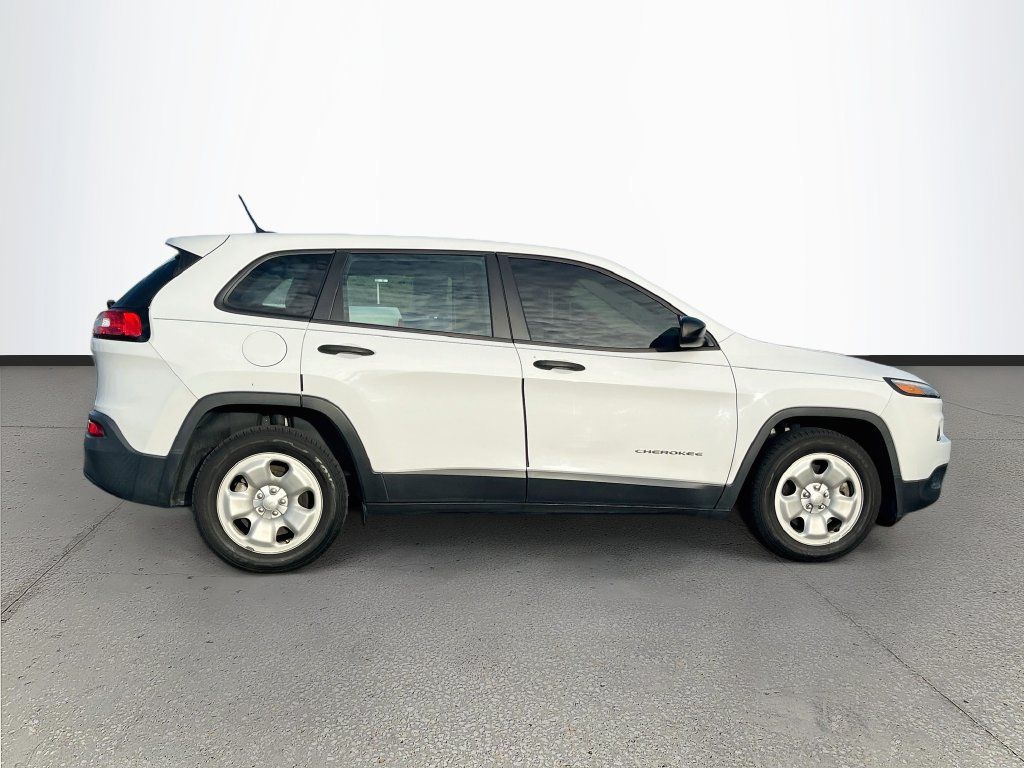 Used 2017 Jeep Cherokee Sport FWD image 8