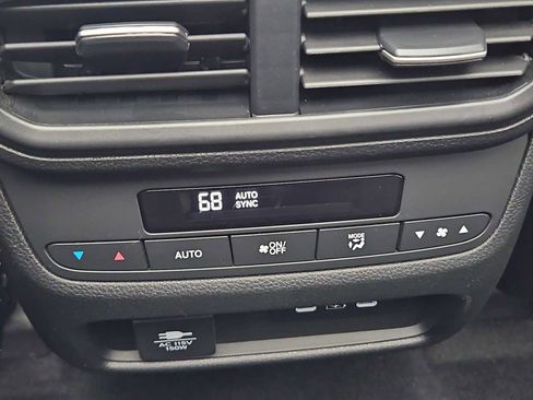 Certified 2025 Honda Pilot TrailSport image 16