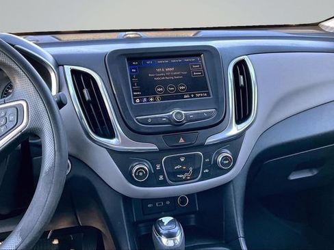 Used 2021 Chevrolet Equinox LS w/ LS Convenience Package FWD image 9