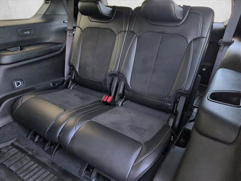 Used 2024 Jeep Grand Cherokee L Laredo AWD/4WD image 20