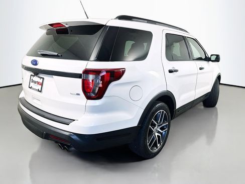 Used 2018 Ford Explorer Sport w/ Equipment Group 401A AWD/4WD image 7