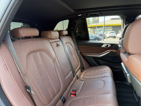 Used 2022 BMW X5 sDrive40i w/ Premium Package image 19