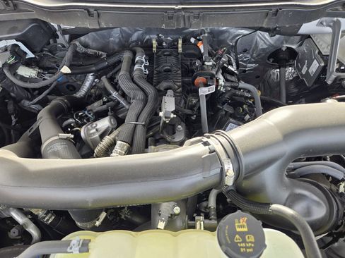 New 2025 Ford F150 Lariat w/ Equipment Group 502A High image 28