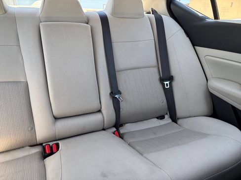 Used 2025 Nissan Altima 2.5 SV FWD image 37