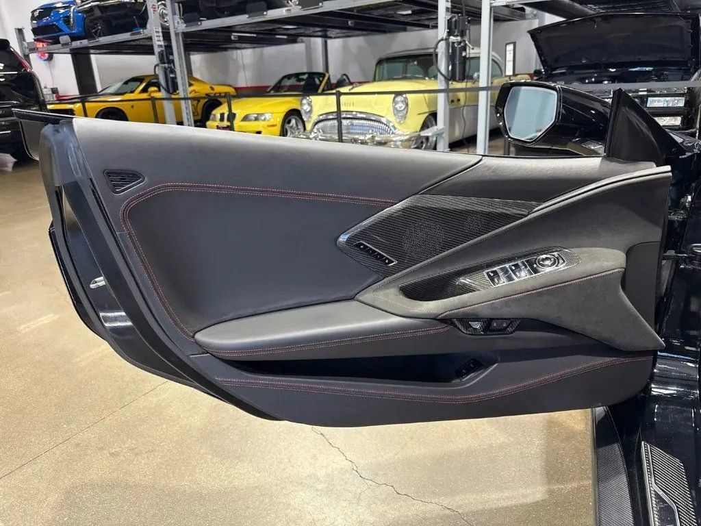 Used 2022 Chevrolet Corvette Stingray Premium Conv w/ Z51 Performance Package RWD image 16