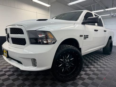 Used 2019 RAM 1500 Express w/ Wheel & Sound Group AWD/4WD image 3