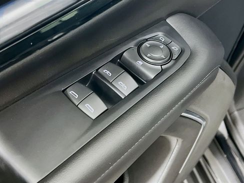 Used 2025 Chevrolet Tahoe LT image 34