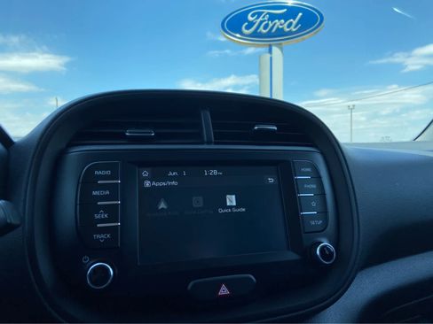 Used 2021 Kia Soul LX FWD image 28