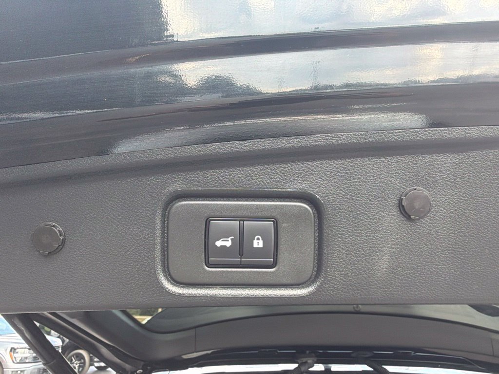 Used 2025 Nissan Pathfinder Platinum FWD image 10