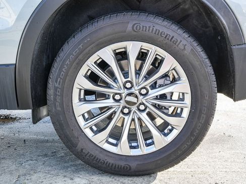 Used 2024 Cadillac XT4 Premium Luxury image 12