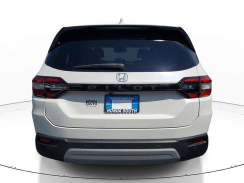 Used 2025 Honda Pilot EX-L image 6