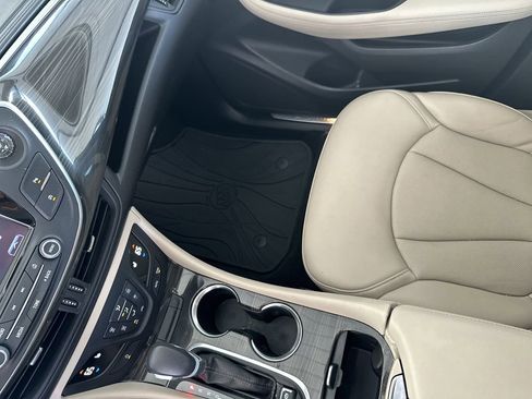 Used 2020 Buick Envision Essence image 24